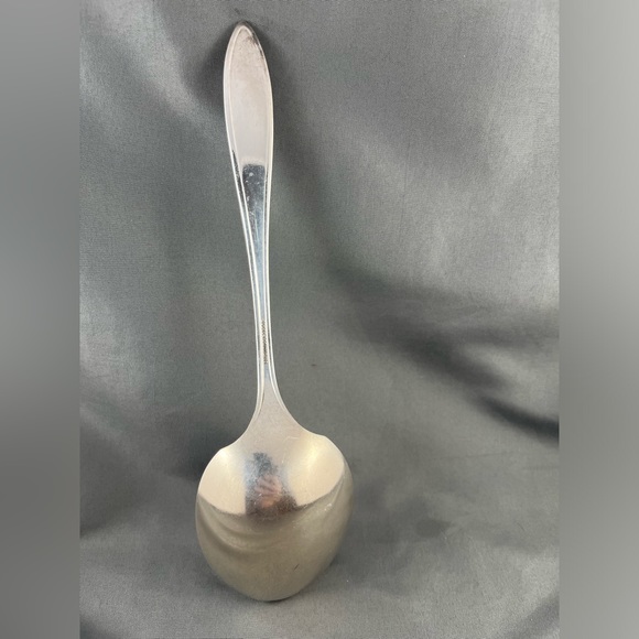 Vintage Adam Community Plate Berry Spoon - Picture 2 of 2